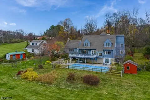 56 Zellers Rd, Long Valley, NJ 07853