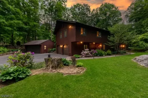 24 Church Rd, Hackettstown, NJ 07840