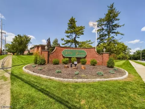 1130 Valley Rd, Wayne, NJ 07470