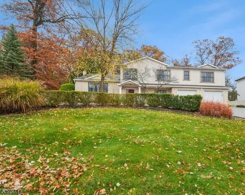 53 Morningside Dr, Livingston, NJ 07039