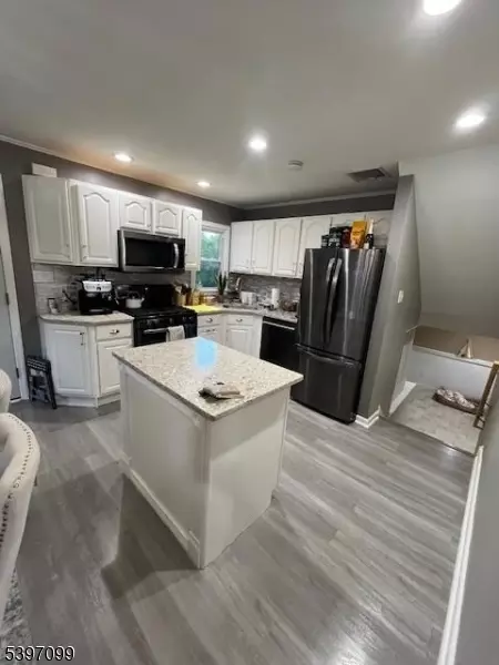 506 Melrose Ave, Middlesex, NJ 08846 photo 11