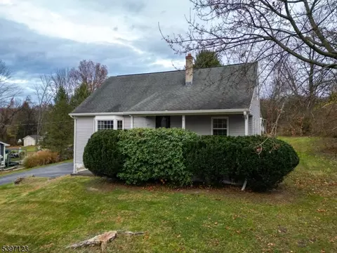 20 High Point Ter, Sussex, NJ 07461