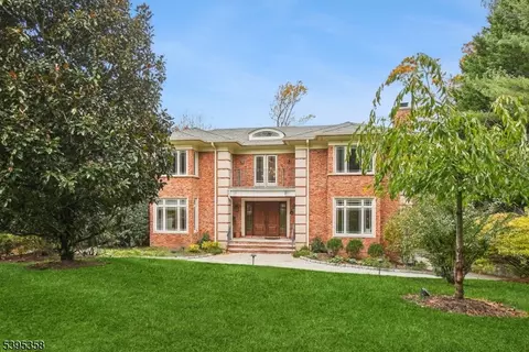 126 Fairfield Dr, Short Hills, NJ 07078