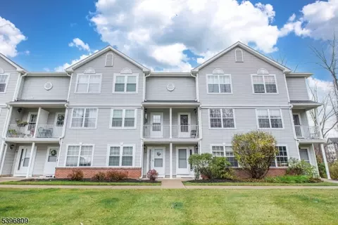 305 Tulsa Ct, Hackettstown, NJ 07840