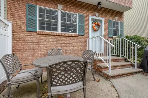 7 Riga Ct, Scotch Plains, NJ 07076