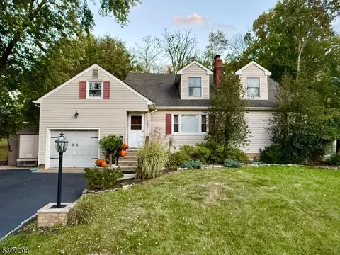 107 Meadow Rd, Clark, NJ 07066