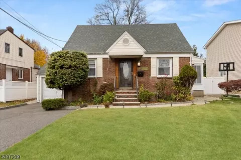 43 Birchwood Dr, Elmwood Park, NJ 07407