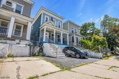 1088 Grove St, Irvington, NJ 07111