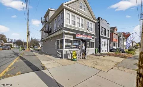 301 E 9th Ave, Roselle, NJ 07203