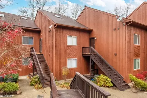 3 Port Royal Dr UNIT 4, Vernon, NJ 07462