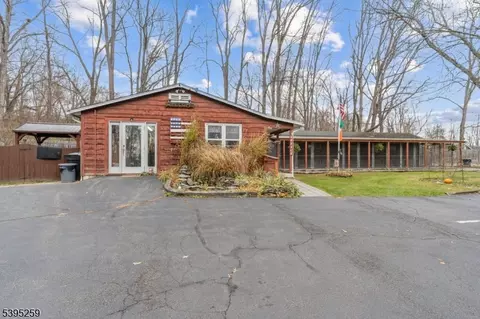 3 Volker Ln, Sandyston, NJ 07827