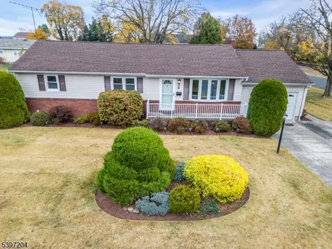 8 N 11th Ave, Manville, NJ 08835