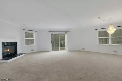 32 Berkeley Sq, Berkeley Heights, NJ 07922 photo 8