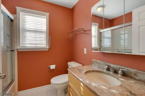 32 Berkeley Sq, Berkeley Heights, NJ 07922 photo 16