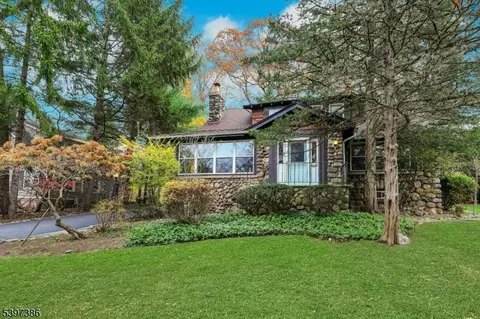 99 Armour Rd, Mahwah, NJ 07430