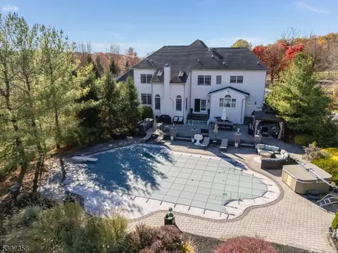 Exterior - 16 Perry Rd, Annandale, NJ 08801 photo 3 of 7