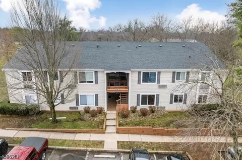 41 Bolton Ct, Somerset, NJ 08873