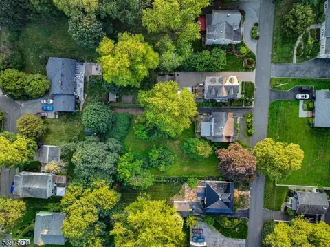 22 Dayton St, Basking Ridge, NJ 07920