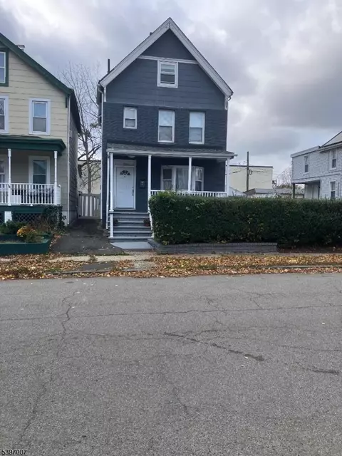 21 Lake St, East Orange, NJ 07017