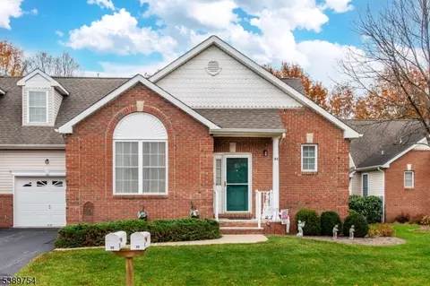 25 Indian Plantation St, Flemington, NJ 08822
