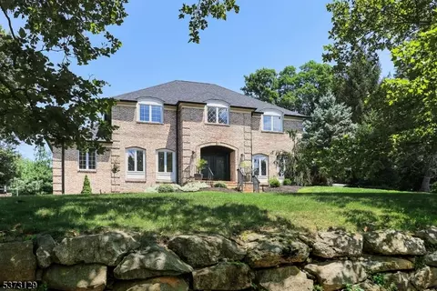 1 Manor Dr, Morristown, NJ 07960