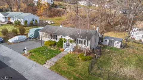 2 Tomahawk Trl, Wantage, NJ 07461 photo 3