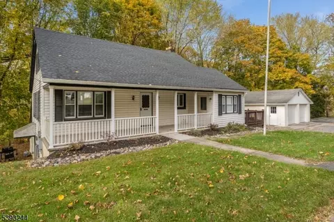 324 Tunnel Rd, Asbury, NJ 08802