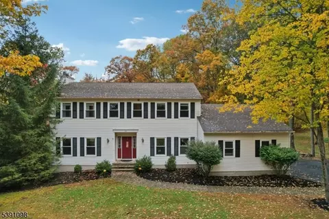 20 Northfield Dr, Wantage, NJ 07461