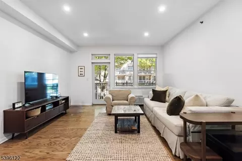 4 Constellation Pl 101 #101, Jersey City, NJ 07305