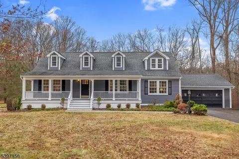 30 Cooper Ln, Chester, NJ 07930