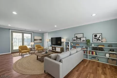 52 Greenbrook Rd, Middlesex, NJ 08846 photo 9