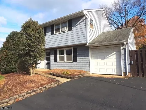52 Greenbrook Rd, Middlesex, NJ 08846 photo 4