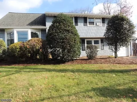 52 Greenbrook Rd, Middlesex, NJ 08846