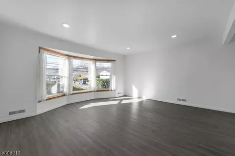 52 Greenbrook Rd, Middlesex, NJ 08846 photo 23