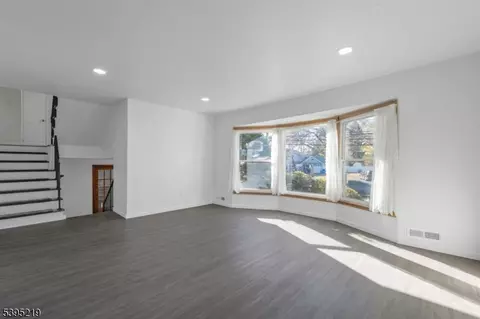 52 Greenbrook Rd, Middlesex, NJ 08846 photo 19