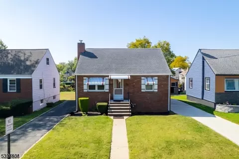 807 Carnegie St, Linden, NJ 07036