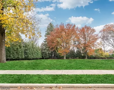 152 Fairmount Rd, Ridgewood Village, NJ 07450