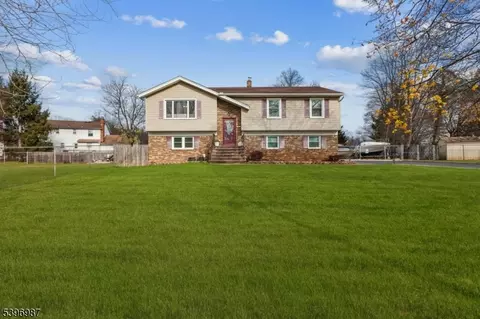 27 Dorset Ct, Somerset, NJ 08873