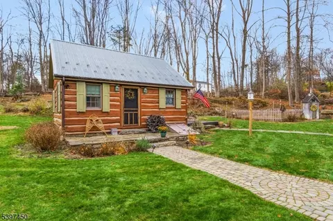 63 Mulford Rd, Lafayette, NJ 07848