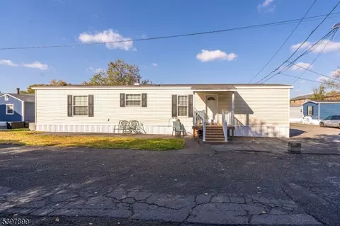 225 Albert St, Lodi, NJ 07644