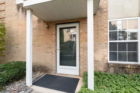 241 Vista Dr #241, Cedar Knolls, NJ 07927