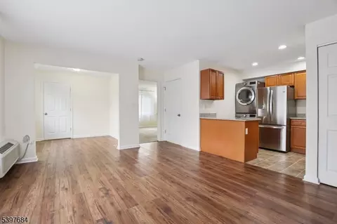 17 Norwich Pl #17, Somerset, NJ 08873
