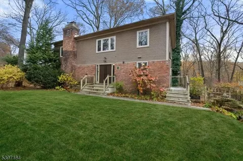 53 Pequot Rd, Ringwood, NJ 07456