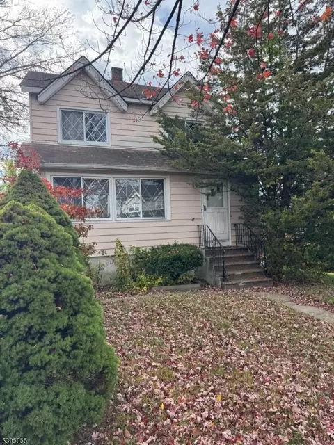 898 Lancaster Rd, Ridgefield, NJ 07657