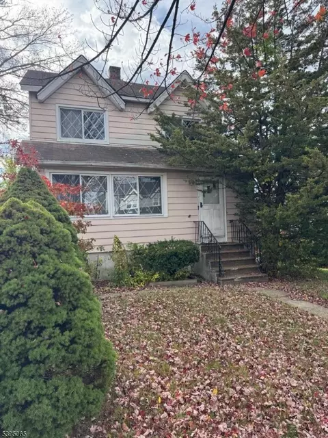 898 Lancaster Rd, Ridgefield, NJ 07657