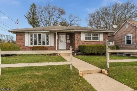 1035 Grand St, Phillipsburg, NJ 08865