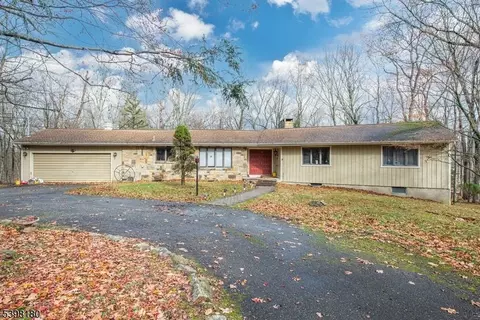24 Wehrli Rd, Long Valley, NJ 07853