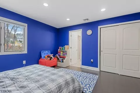 Bedroom - 69 Colonial Rd, Wayne, NJ 07470 photo 4 of 6