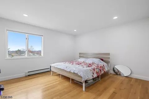Bedroom - 69 Colonial Rd, Wayne, NJ 07470 photo 5 of 6
