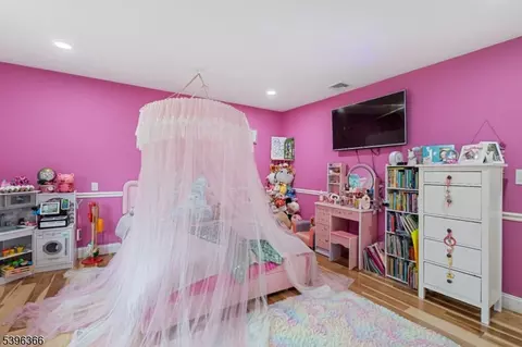 Bedroom - 69 Colonial Rd, Wayne, NJ 07470 photo 1 of 6